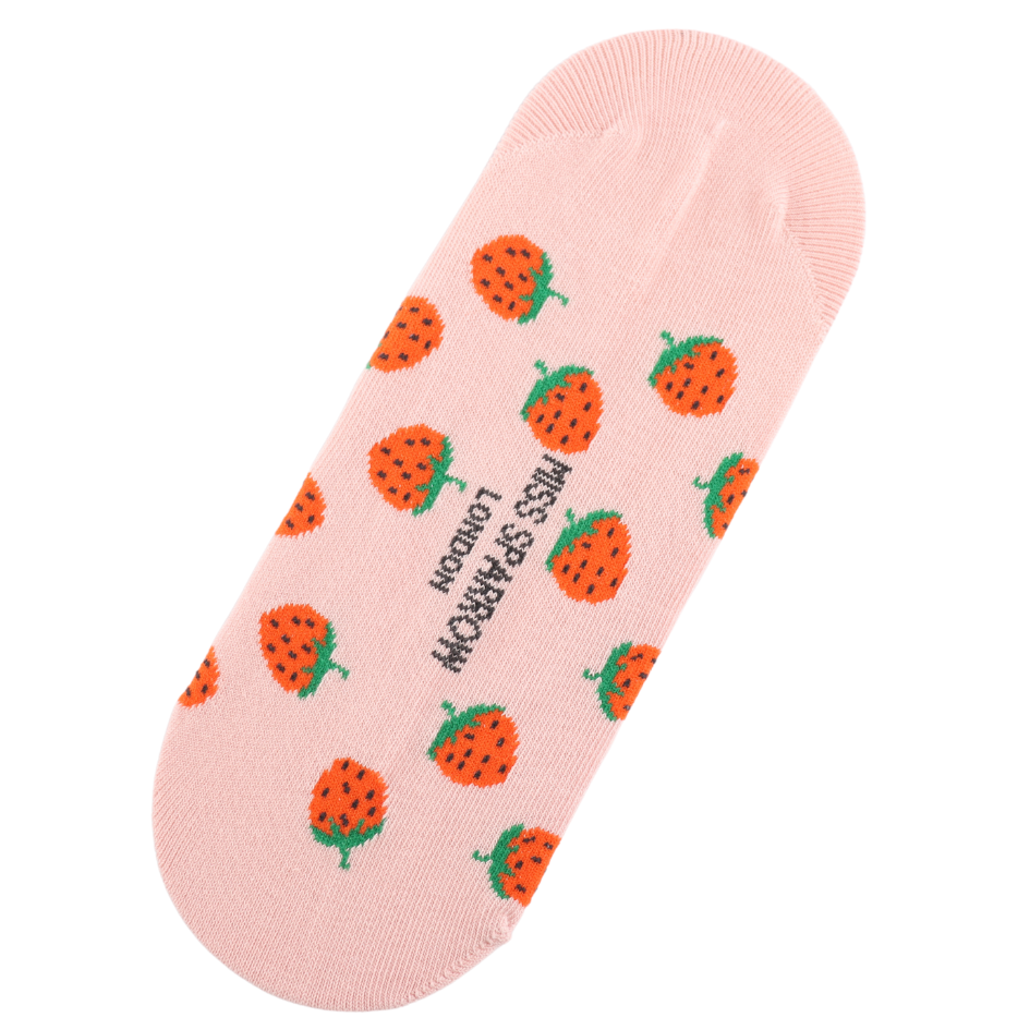 A Dusky Pink Strawberry Invisible Footsie Sock, featuring red strawberries, green leaves, and “FRESH STRAWBERRY LEMON” in black. This vegan-friendly style keeps your look cute and comfortable.